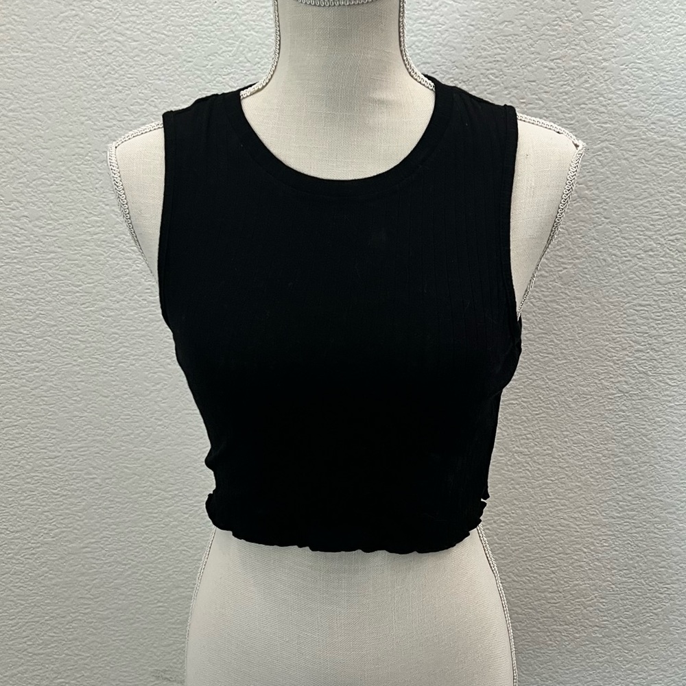 Black crop top